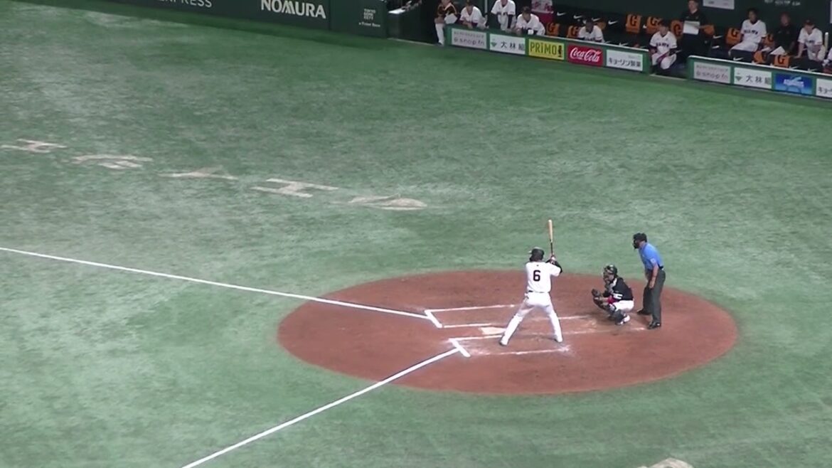 坂本勇人をショートゴロに打ち取る杉山一樹【読売ジャイアンツ対ソフトバンクホークス2024年5月30日】