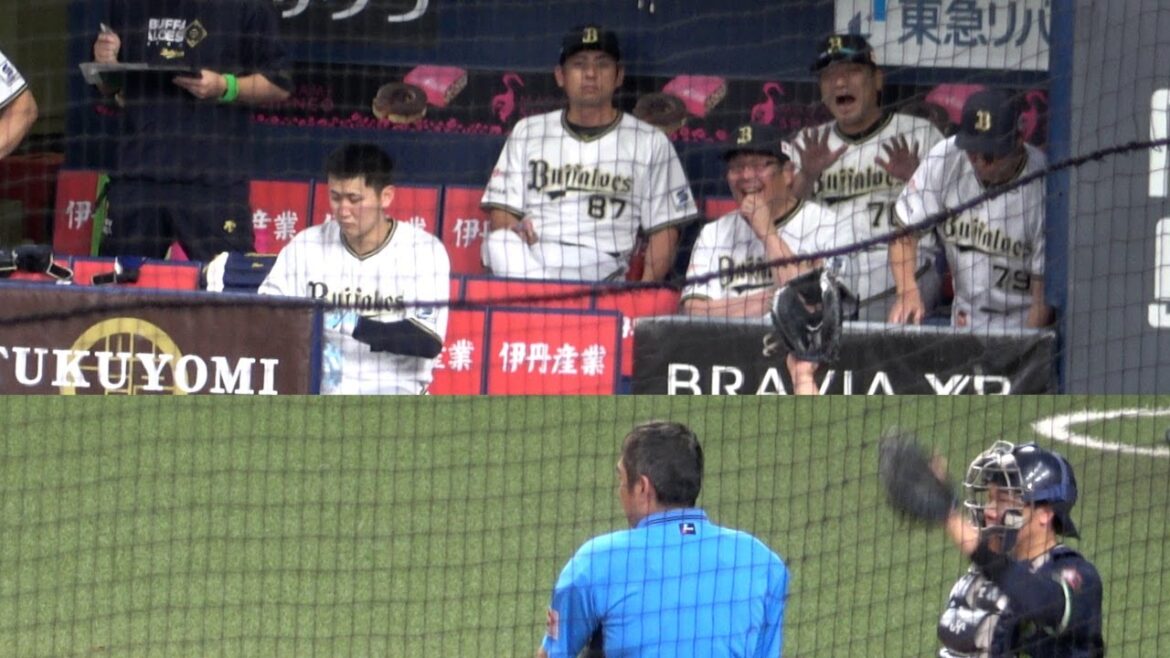 早く打席に入るようイニングの先頭打者を急かす白井球審をなだめるオリックス首脳陣