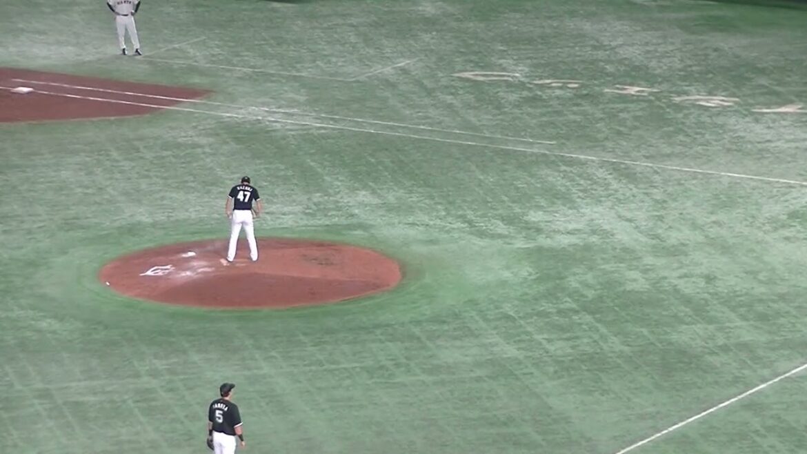 重信慎之介を見逃し三振に仕留める鈴木昭汰（2024年6月6日 読売ジャイアンツ対 千葉ロッテマリーンズ）