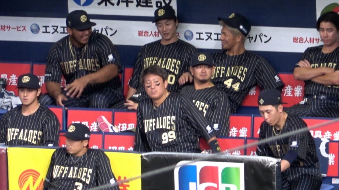 試合前の和やかなオリックスベンチ
