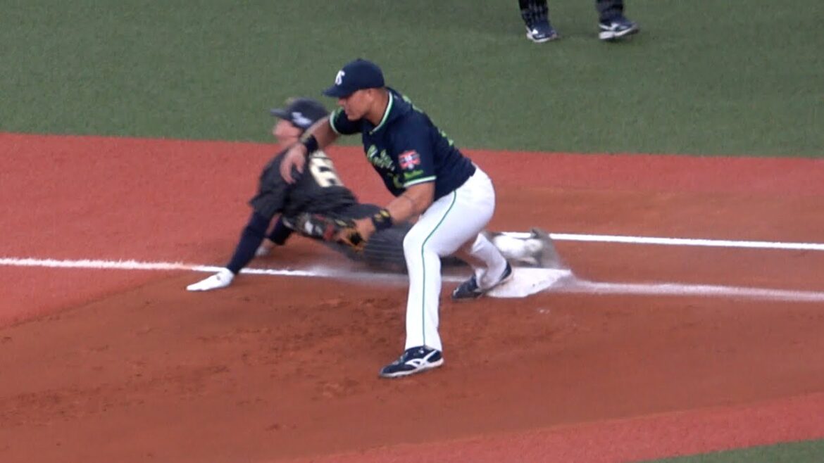 1軍昇格即スタメンの茶野篤政、ガッツ溢れるヘッドスライディングで出塁！