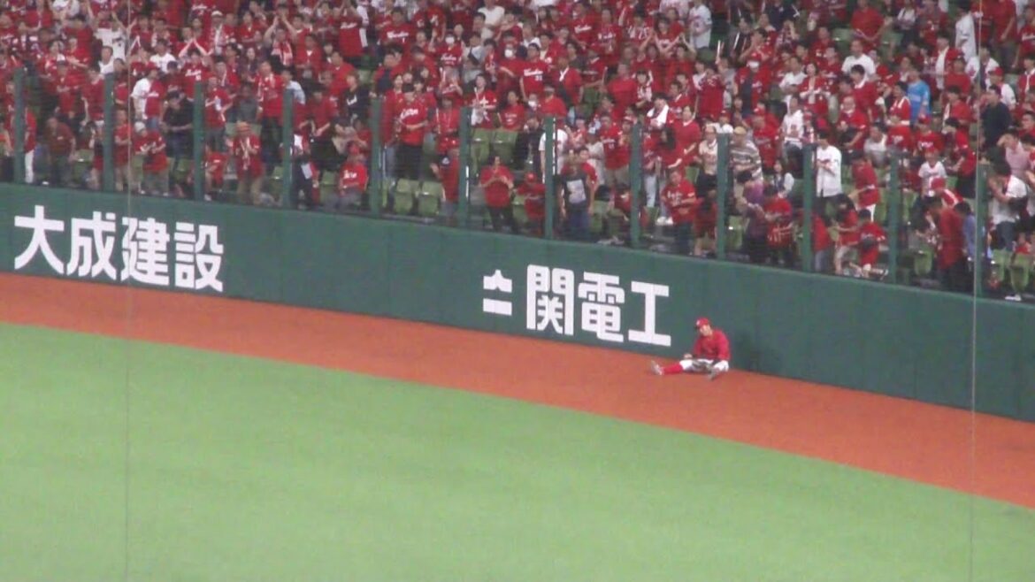 広島東洋カープ 大盛穂のファインプレーで試合終了 九里亜蓮が完封勝利　西武 0 - 5 広島　2024年6月13日(木) ベルーナドーム