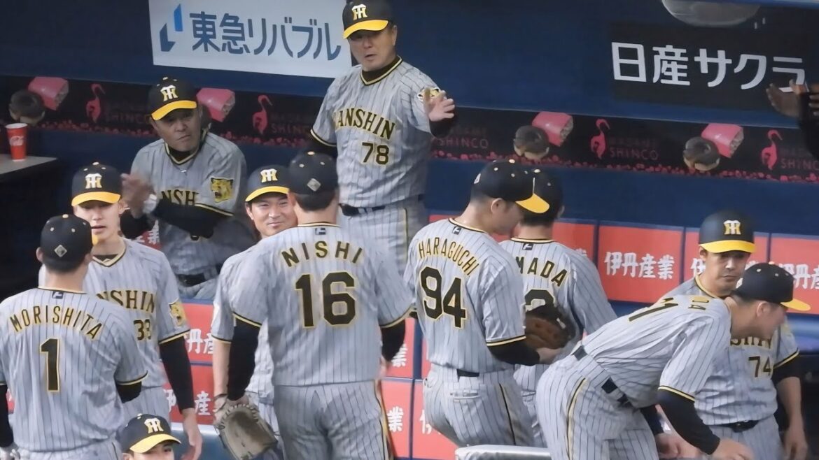 【守備固めの効果発揮】無駄な失点は防ぐ。好返球で三塁ランナーの生還を阻止した島田に拍手を送る岡田監督 2024.6.13