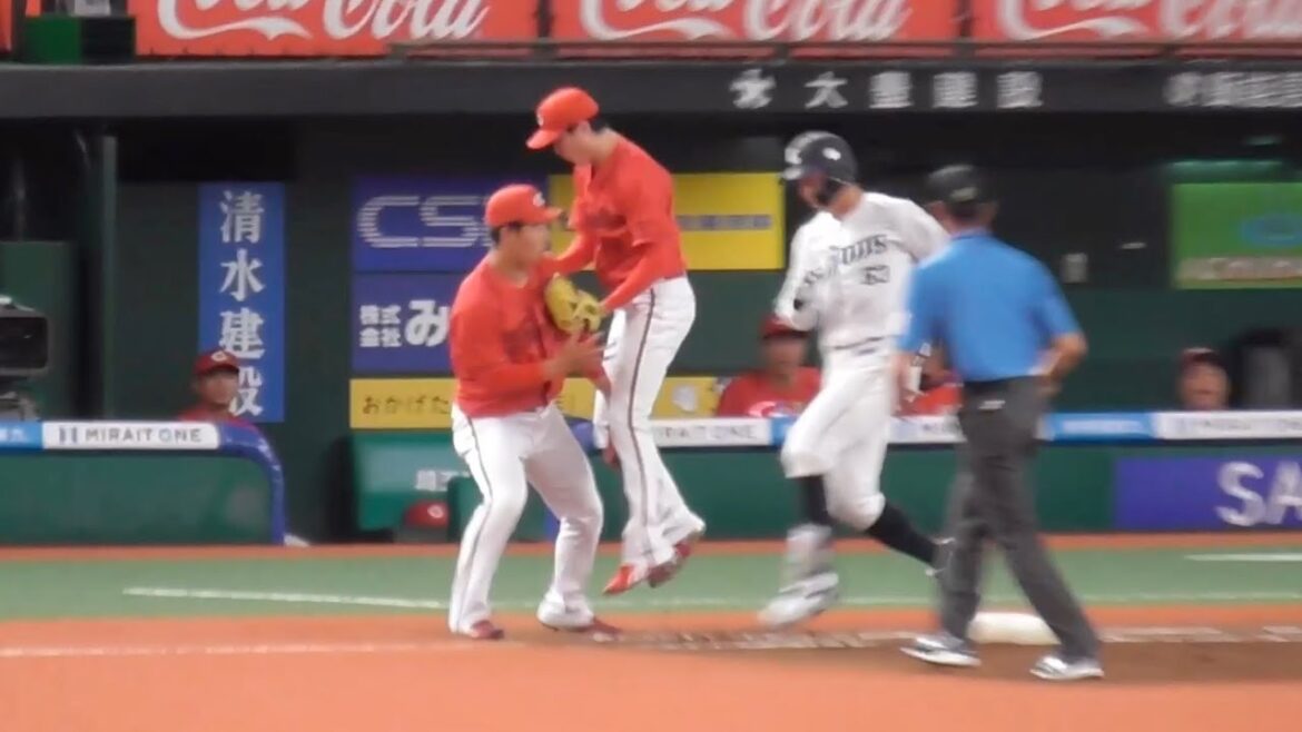 森下暢仁の反応がエグい！ファースト佐藤が弾いた打球をナイスカバーでピッチャーゴロを完成させる！2024年6月12日