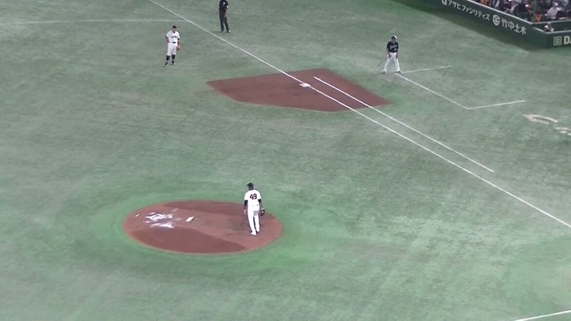 塩見泰隆を打ち取るバルドナード（2024年4月30日 読売ジャイアンツ対 ヤクルトスワローズ）