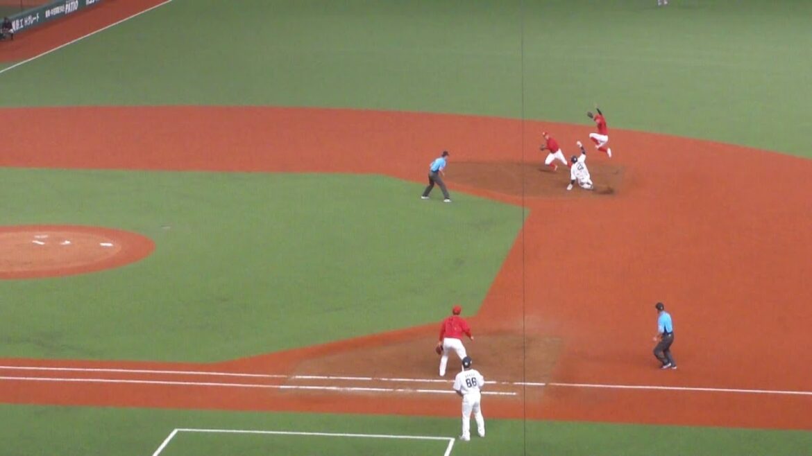 広島 矢野雅哉のキャッチによる、663のダブルプレー　西武 vs 広島　2024年6月11日(火) ベルーナドーム