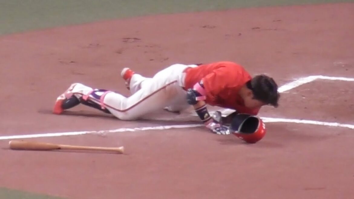 一瞬球場騒然、顔付近のボールに仰け反る野間峻祥！2024年6月22日