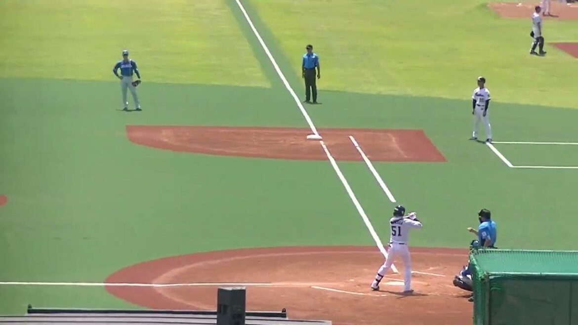 濱田太貴をサードゴロに打ち取る日ハム逹孝太（2024年6月14日 ヤクルトスワローズ対 日本ハムファイターズ）