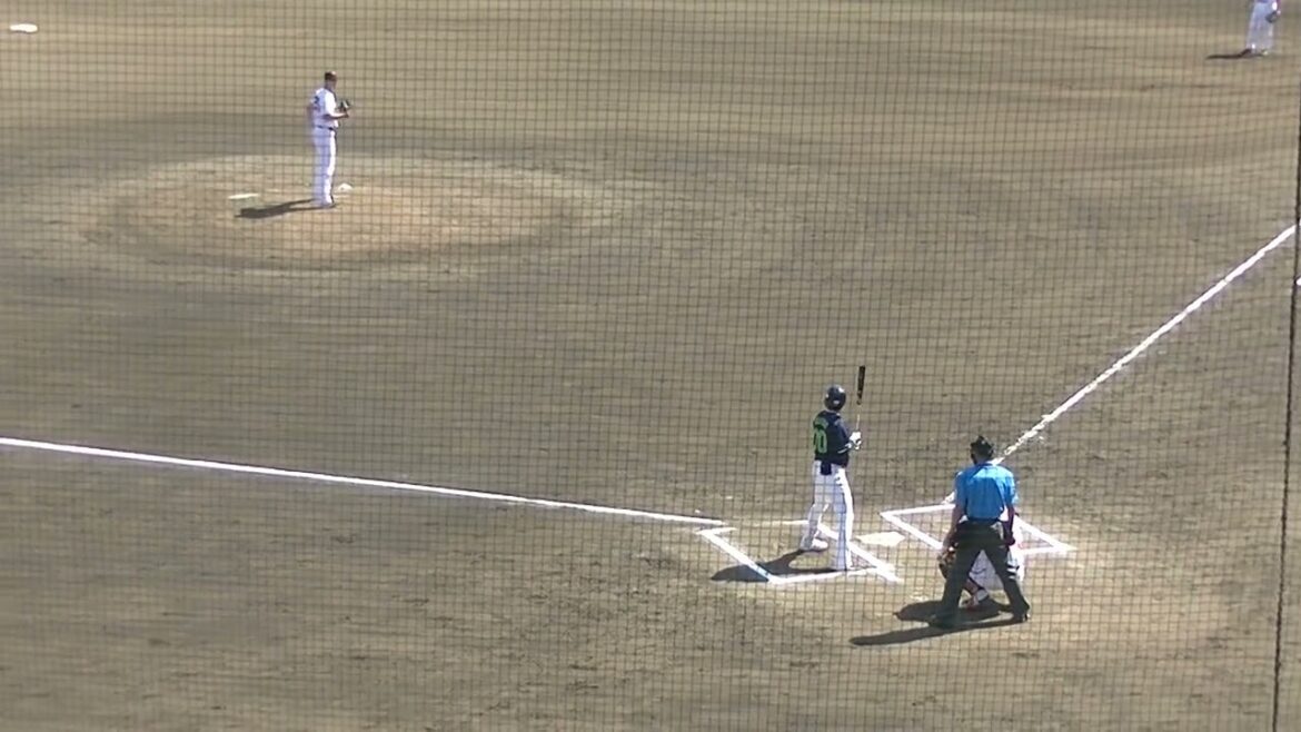 グリフィン 赤羽由紘を打ち取り一塁カバーに走る姿（読売ジャイアンツ対 ヤクルトスワローズ2024年5月29日）