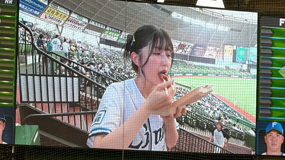 声優 駒形友梨さん「こんな熱い(暑い?)場所で…」獅子まんまライブ食リポ【西武vs 日本ハム】2024/6/25 声優 駒形友梨さん「こんな熱い(暑い?)場所で…」獅子まんまライブ食リポ【西武vs 日本ハム】2024/6/25