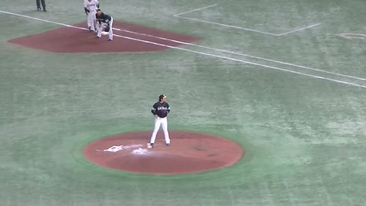 岡本和真を打ち取る杉山一樹【読売ジャイアンツ対ソフトバンクホークス2024年5月30日】