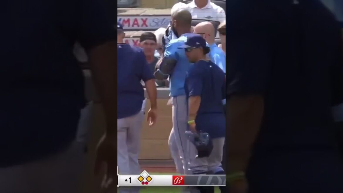 Amed Rosario de los Rays recibe pelotazo en la cara a 100MPH. #mlb #amedrosario