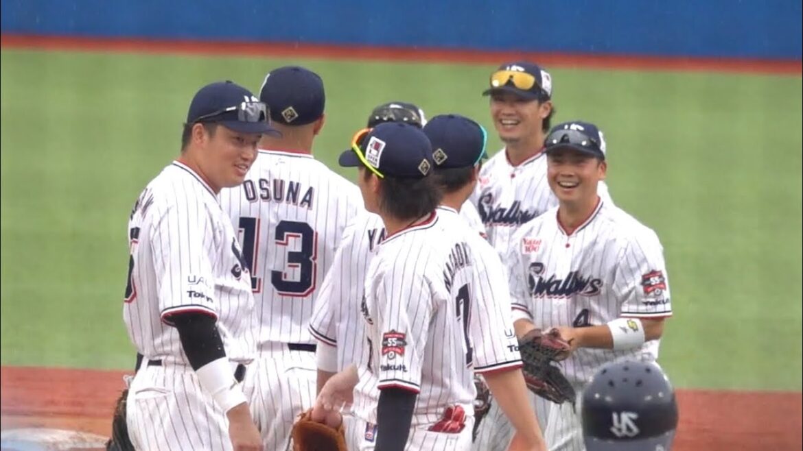 ホームでランナーを刺して試合終了！勝利の瞬間ハイタッチ！東京ヤクルトスワローズ 2024/06/30