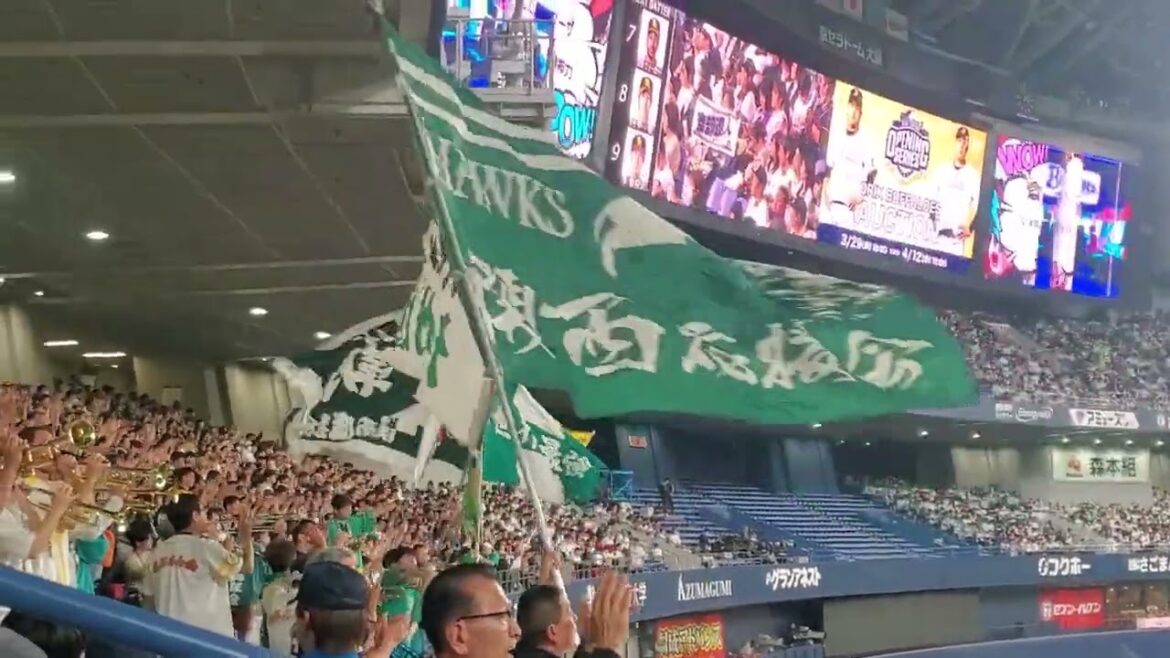 20240330　大迫力の旗振り！福岡ｿﾌﾄﾊﾞﾝｸﾎｰｸｽ　5回表　攻撃前の3連@京ｾﾗﾄﾞｰﾑ大阪･ﾚﾌﾄ外野下段