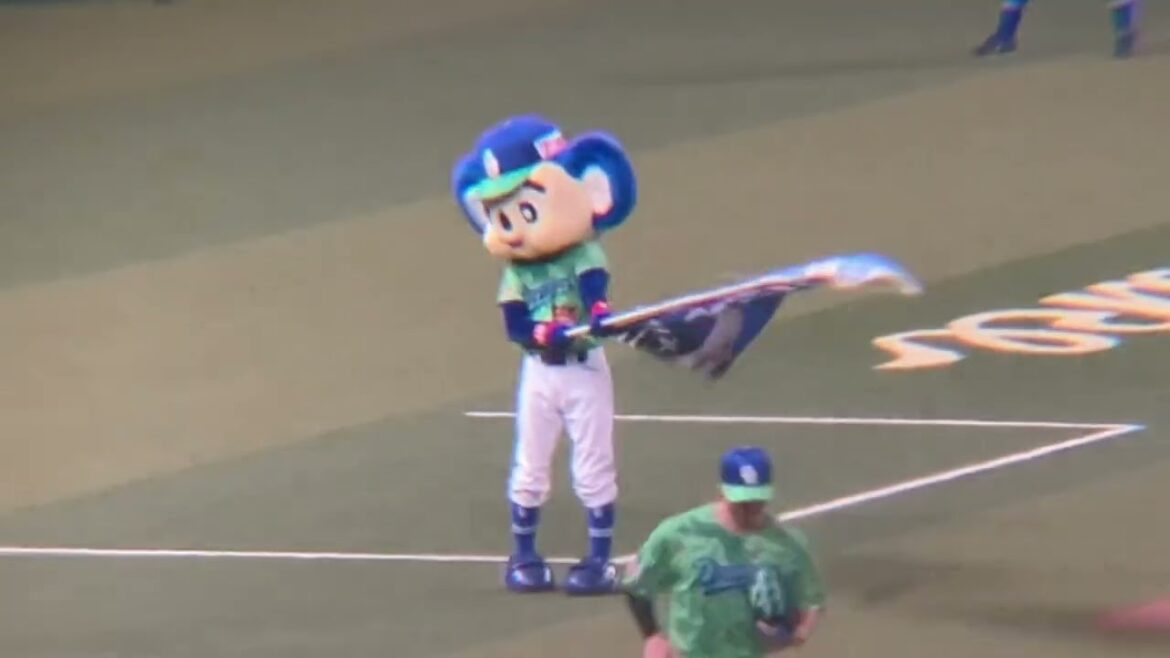 緑の昇竜ユニを着て登場する選手たち(2024/6/29) 緑の昇竜ユニを着て登場する選手たち(2024/6/29)