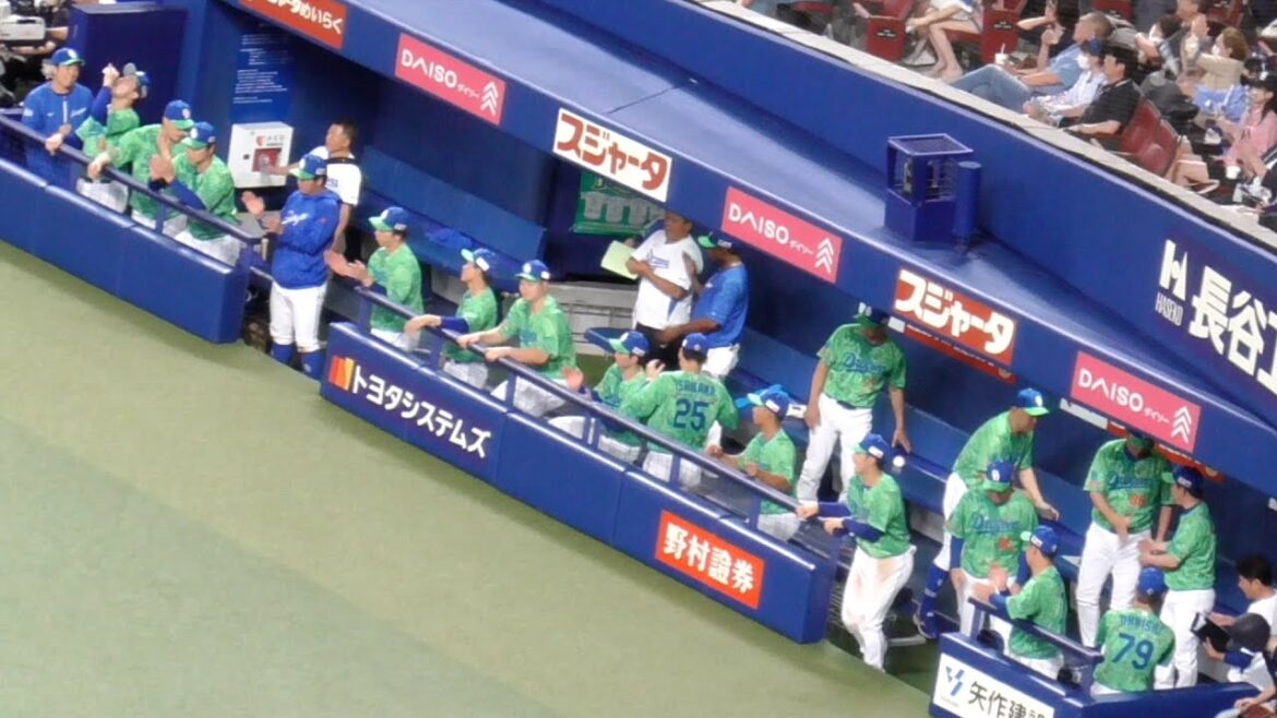 勝利の瞬間のドラゴンズベンチ　先頭は木下　最終打者を通してあげる福永　田中幹也と宇佐見真吾のいつもの挨拶　中日ドラゴンズVS横浜DeNAベイスターズ　2024/06/30