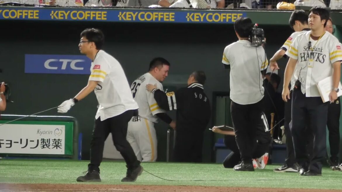 山川穂高が孫正義オーナーと王貞治氏と握手をして場内から拍手が起きる 福岡ソフトバンクホークス 2024.7.2白のキセキ