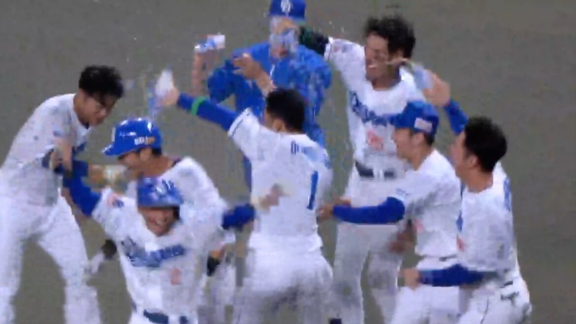 【ノーカットフル9回裏】劇的なサヨナラ勝利 代打板山祐太郎のサヨナラタイムリーの瞬間ドームが揺れた 首位広島を3タテ! 中日ドラゴンズVS広島東洋カープ 2024/07/07 【ノーカットフル9回裏】劇的なサヨナラ勝利 代打板山祐太郎のサヨナラタイムリーの瞬間ドームが揺れた 首位広島を3タテ! 中日ドラゴンズVS広島東洋カープ 2024/07/07