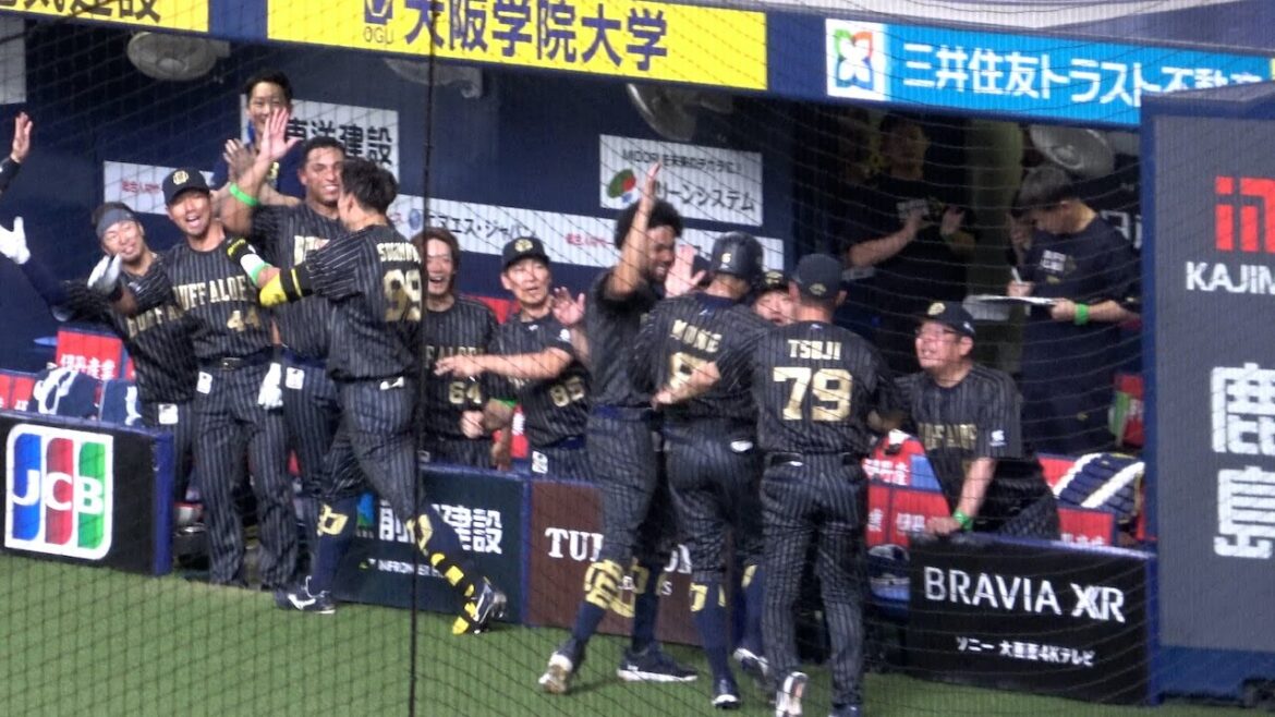 ラオウの逆転ツーランで勝ち投手の権利を得たエスピノーザ、ベンチで大はしゃぎ！