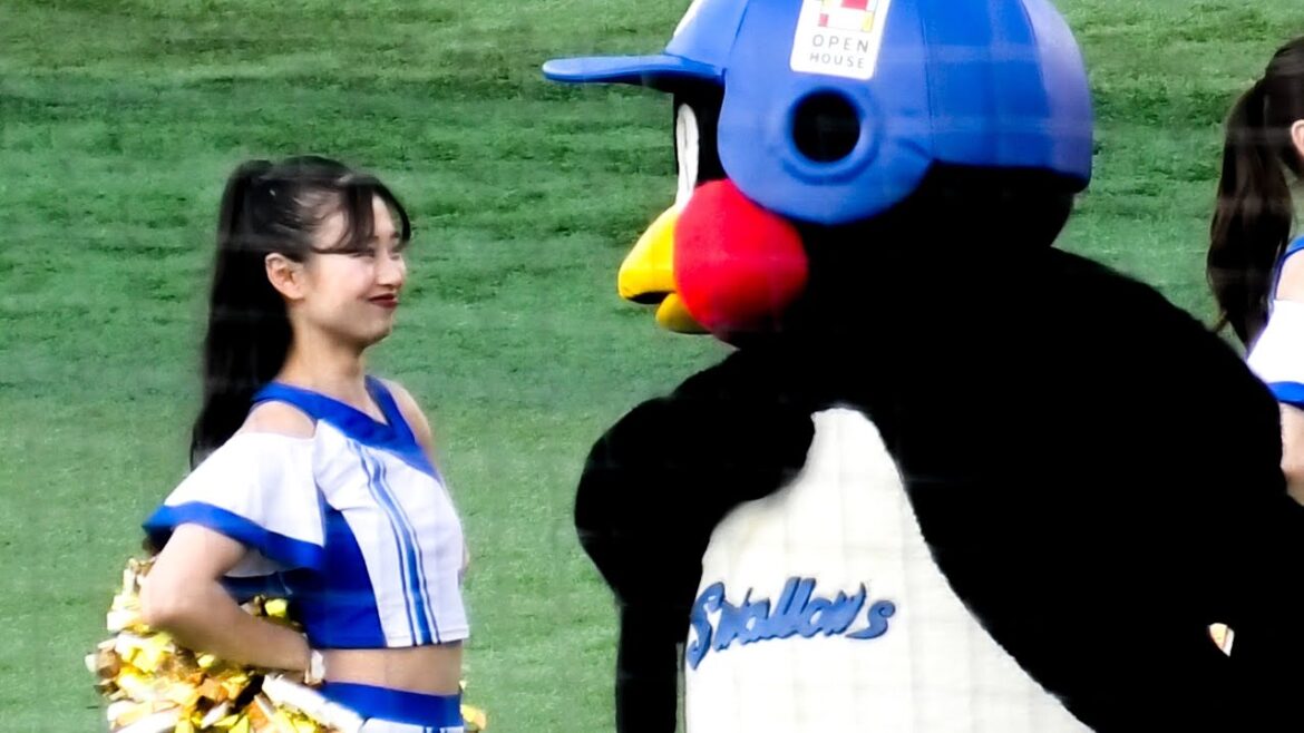 相手チームのチアを笑わせたくて圧をかけまくるつば九郎