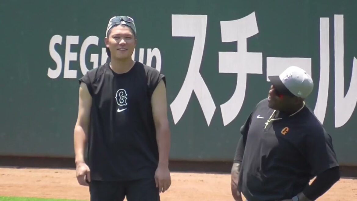ウィーラー 大塚と楽しくお話しする坂本勇人
