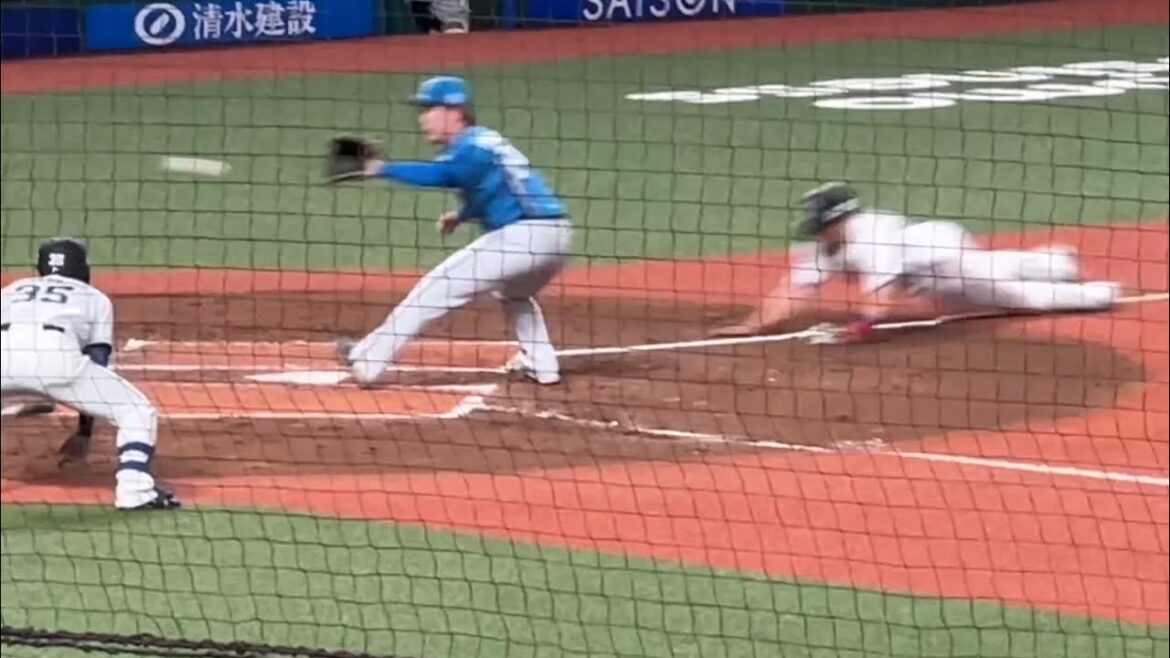 【2回裏】栗山巧 右中間を破る三塁打!➡︎ワイルドピッチで本塁突入もタッチアウトで追加点ならず…【西武vs 日本ハム】2024/7/10 【2回裏】栗山巧 右中間を破る三塁打!➡︎ワイルドピッチで本塁突入もタッチアウトで追加点ならず…【西武vs 日本ハム】2024/7/10