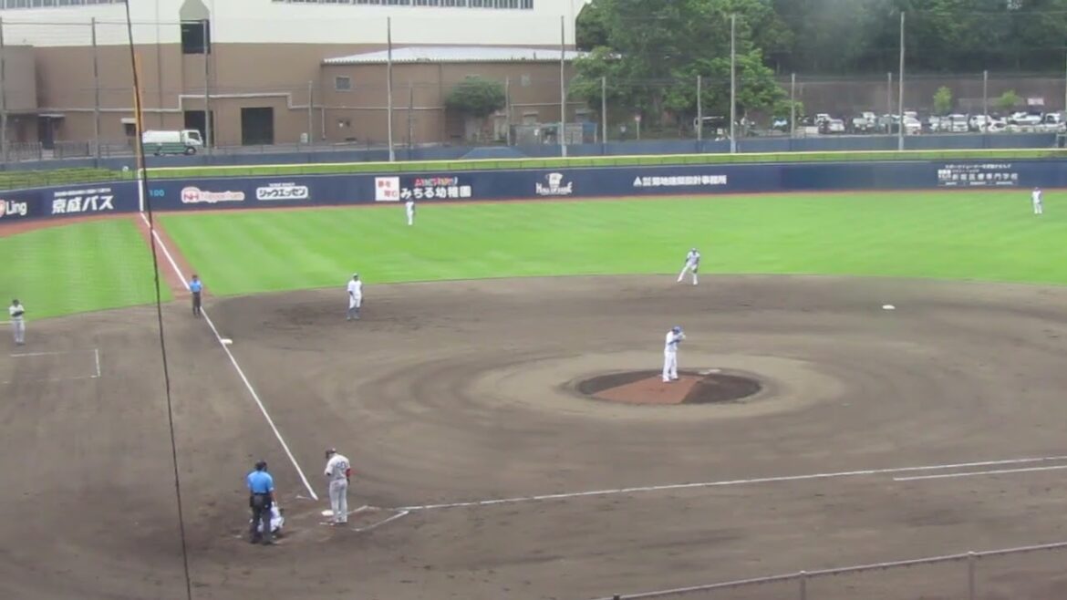 中山礼都 二塁への内野安打を放つ＜日本ハムファイターズ対 読売ジャイアンツ2024年6月25日＞