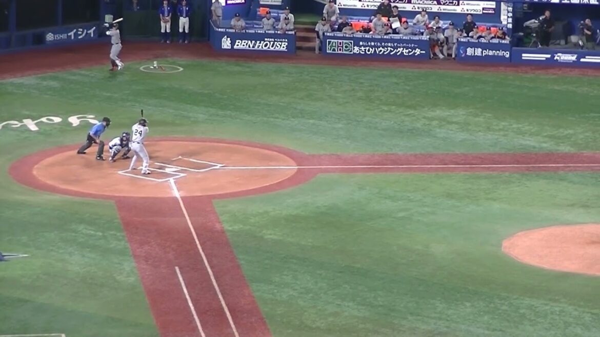 京山将弥からフォアボールを選ぶ大城卓三【横浜DeNAベイスターズ 対 読売ジャイアンツ2024年6月27日】