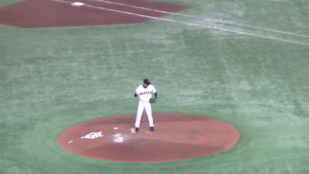 安田尚憲をレフトフライに打ち取る山﨑伊織【読売ジャイアンツ対千葉ロッテマリーンズ2024年6月4日】