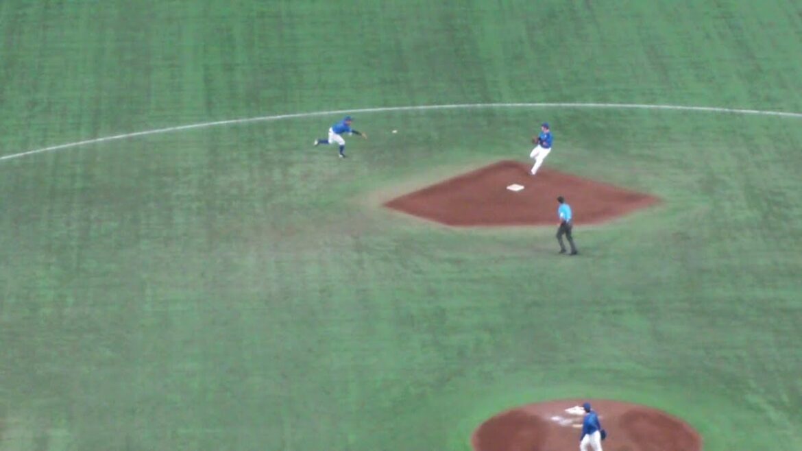 DeNA 京田陽太のトスによる、643のダブルプレー　巨人 vs DeNA　2024年7月12日(金) 東京ドーム