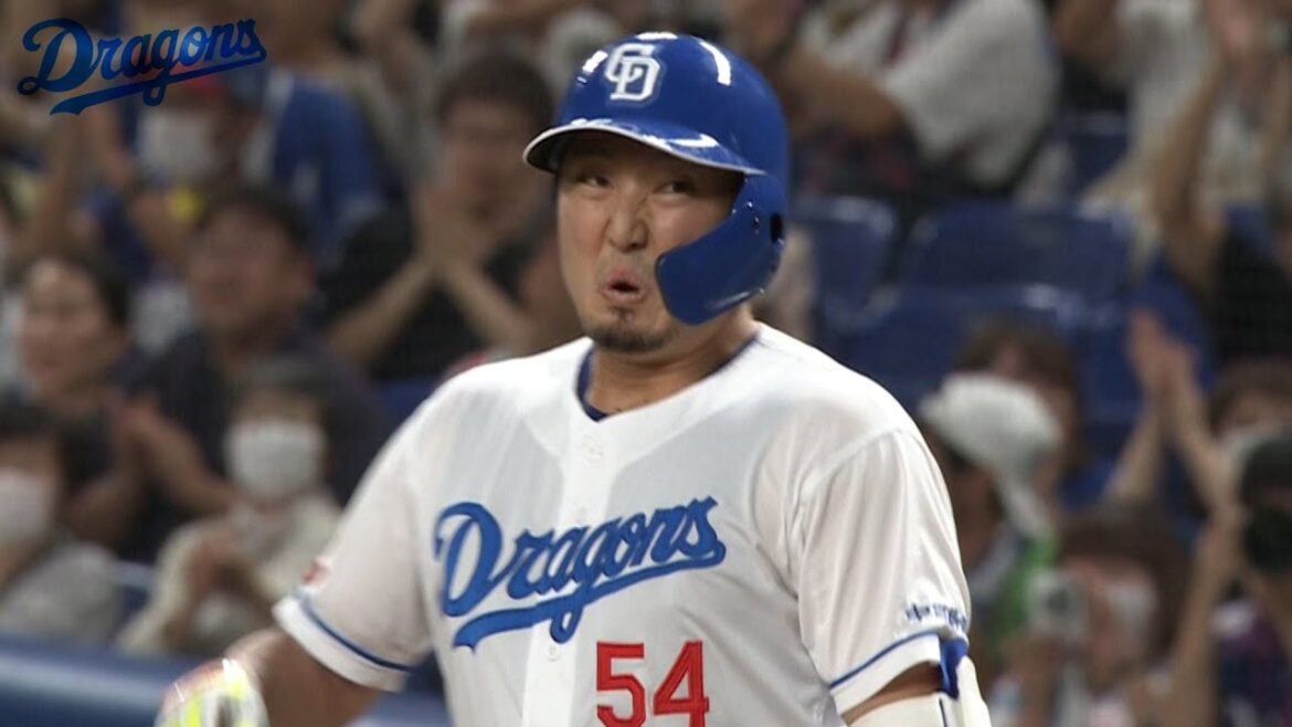 【#一緒にどらほー】ピンチに火消し＆５年ぶりの打席でプロ初打点のタイムリー！ #藤嶋健人 投手と歓喜の共有🎉 #Dragons_Inside #ビクトリィィ #バンビ２世