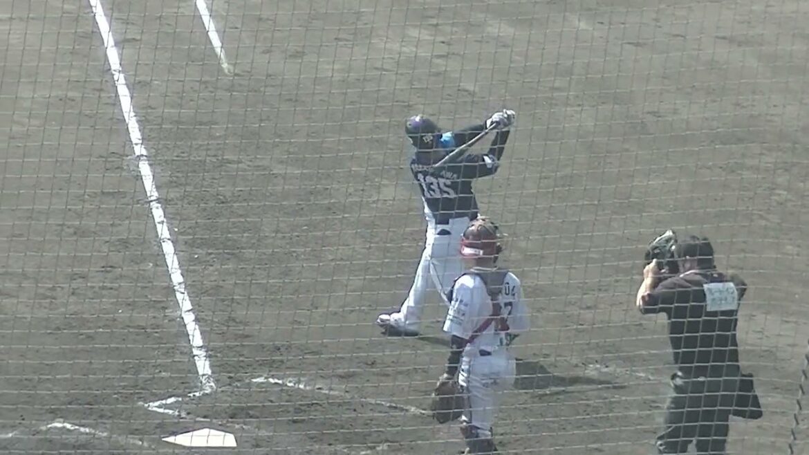 仲三河優太  レフト前ヒット