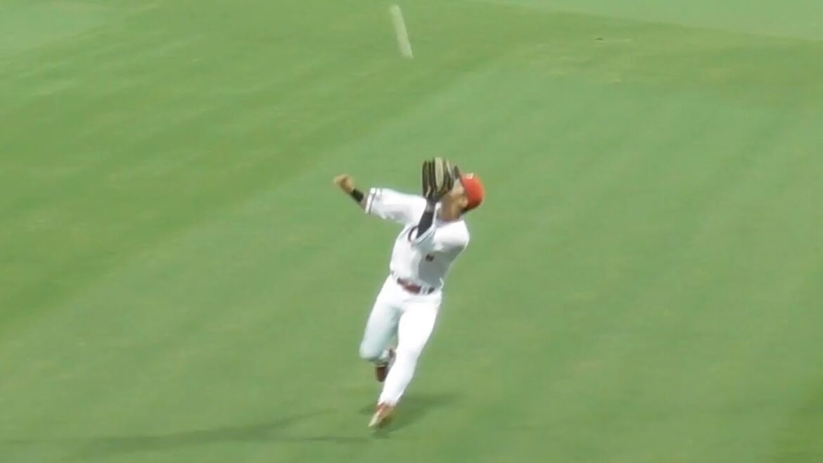 上本崇司が背走キャッチで床ちゃんを救うナイスプレー！そしてファンの歓声に応えるうえぽん！2024年7月12日