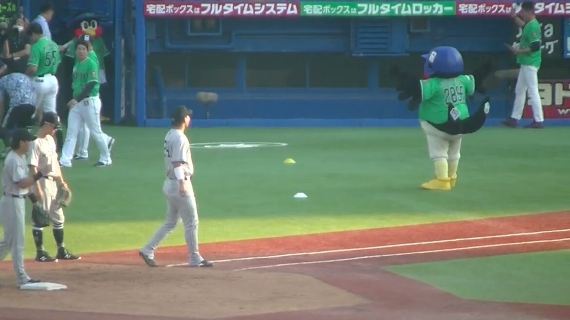 大城卓三や郡拓也シートノック中の動き（ヤクルトスワローズ対 読売ジャイアンツ 2024年7月5日）