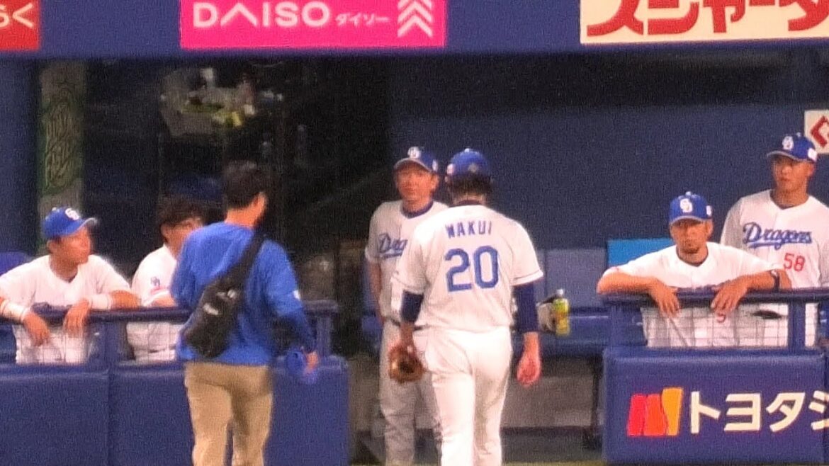 【肩の張りで降板…】涌井秀章投手が2回の投球練習中にマウンドを降りそのまま交代。2024/07/13