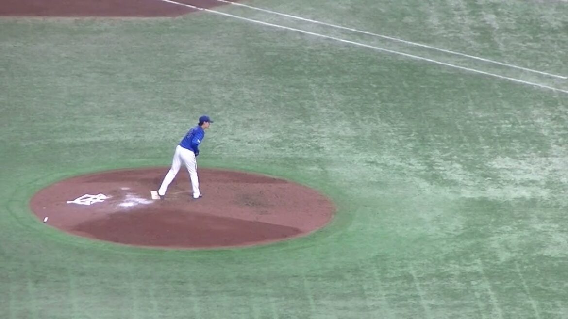 ヘルナンデスが坂本裕哉からフォアボールを選ぶ（2024年7月12日読売ジャイアンツ対 横浜DeNAベイスターズ）