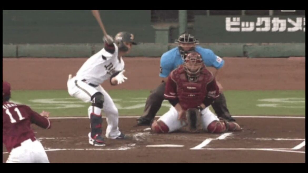 オリックス西川龍馬の自打球が股間付近を直撃→ベンチ大爆笑