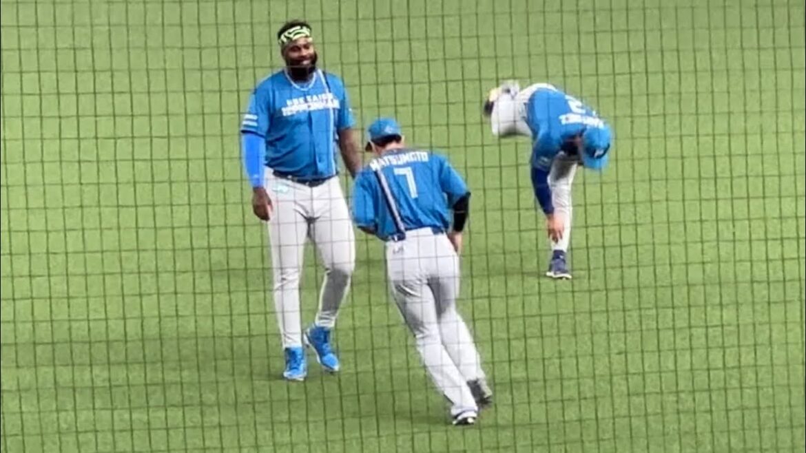 【今日のスタメンは説明欄に】自分の応援歌をバックに楽しそうな試合前のレイエスと松本剛(とマルティネス) 【西武vs 日本ハム】2024/7/10