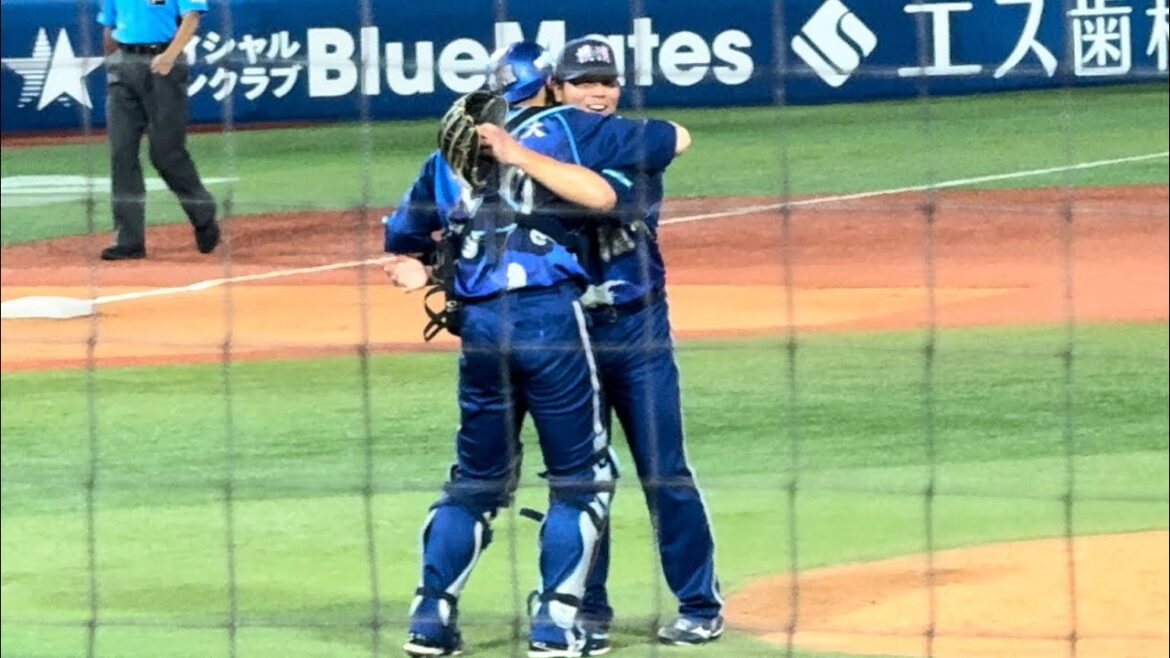 濵口遥大完投勝利の瞬間山本祐大横浜DeNAベイスターズ2024年7月15日広島東洋カープ９回表濱口浜口