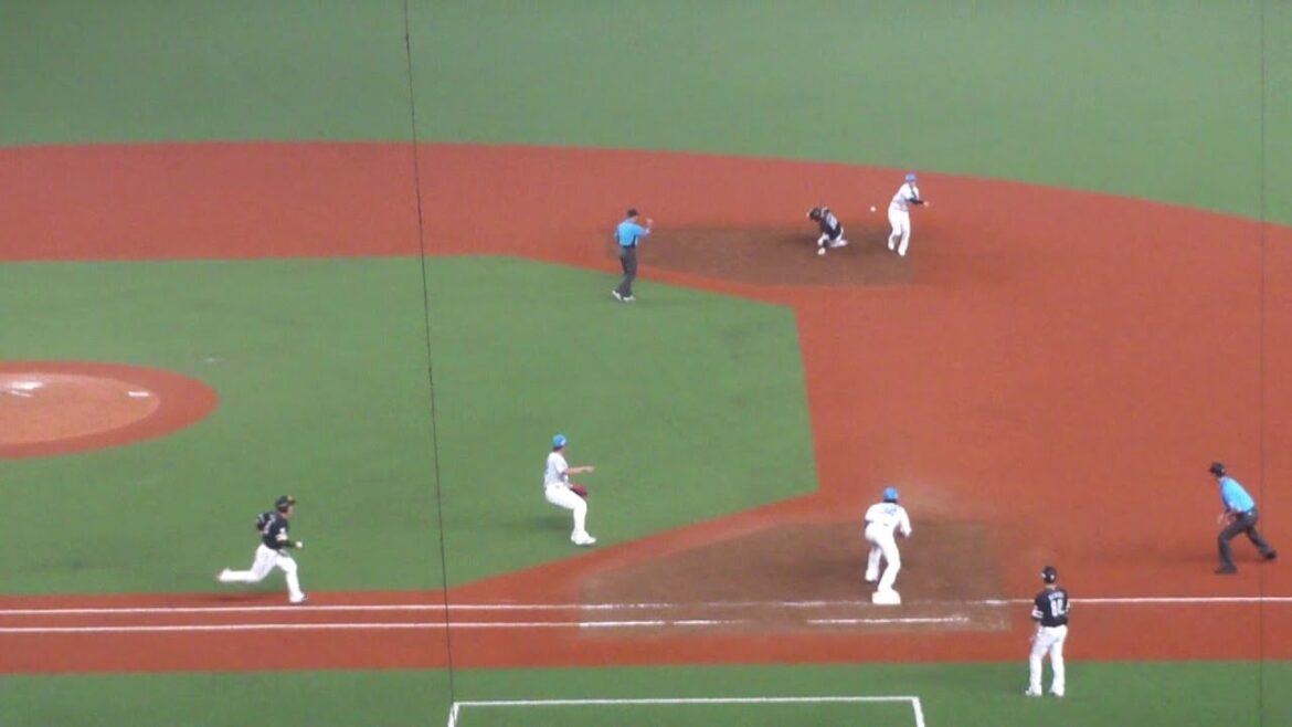 西武 山村崇嘉のキャッチによる、363のダブルプレー　西武 vs ソフトバンク　2024年7月20日(土) ベルーナドーム