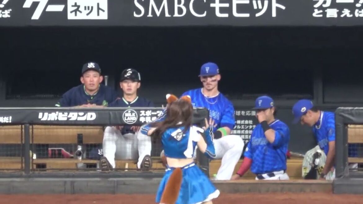 【オールスター2024】 ヤクルトの長岡秀樹 クールにきつねダンスのリズムに乗る 現地映像