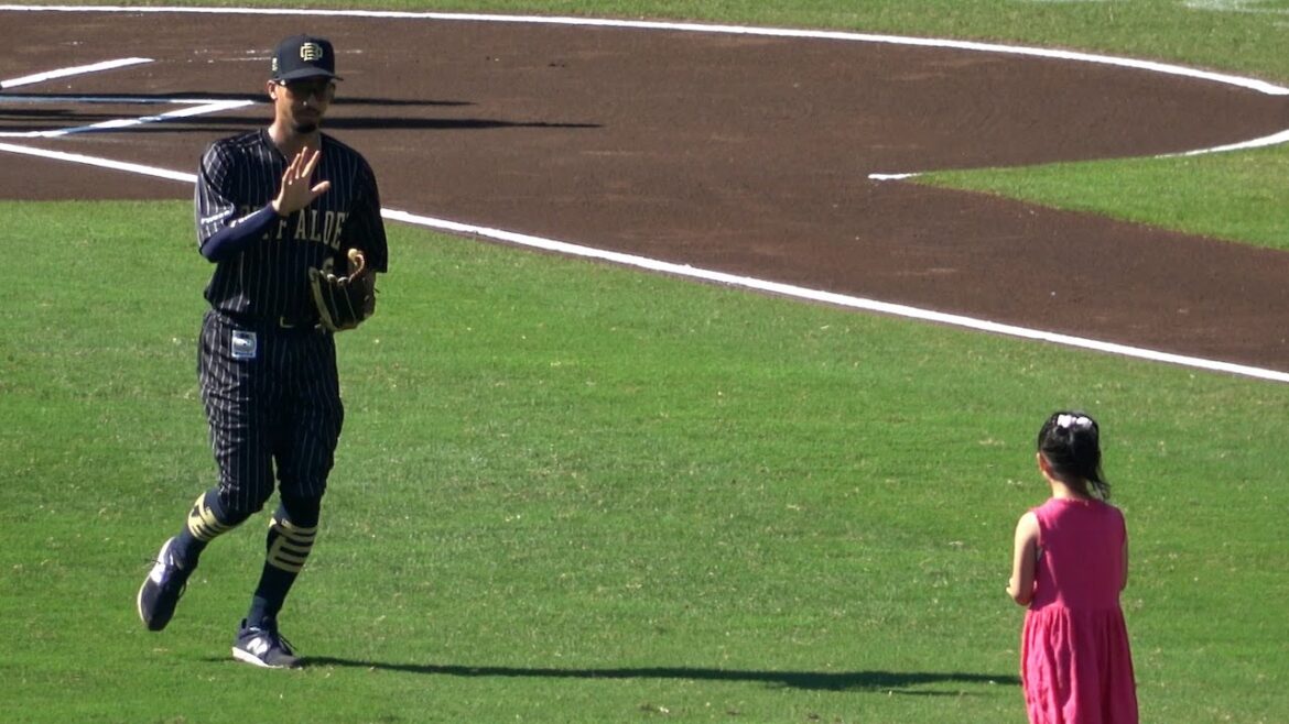 スタメンキッズに渡すボールを忘れる宗佑磨