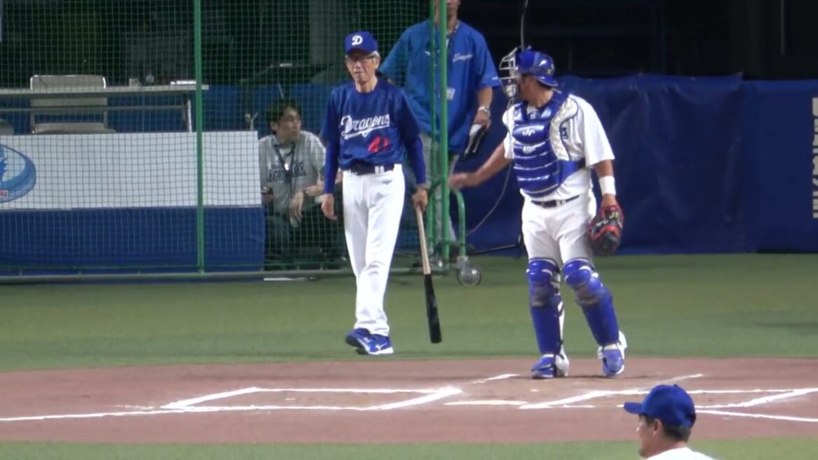 【中日ドラゴンズ】85歳 権藤博 VS 76歳 谷沢健一 85歳ながらストライクを簡単に取る レジェンドゲーム OB戦 現地映像  監督同士の対決‼