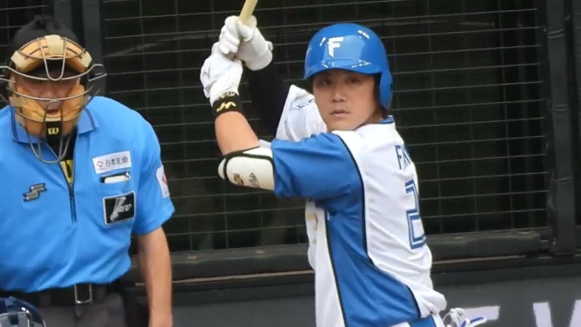 石井一成、松本剛が繋いで伏見寅威が打席に入るも見逃し三振でチャンスを逃す　北海道日本ハムファイターズ　エスコンフィールド北海道