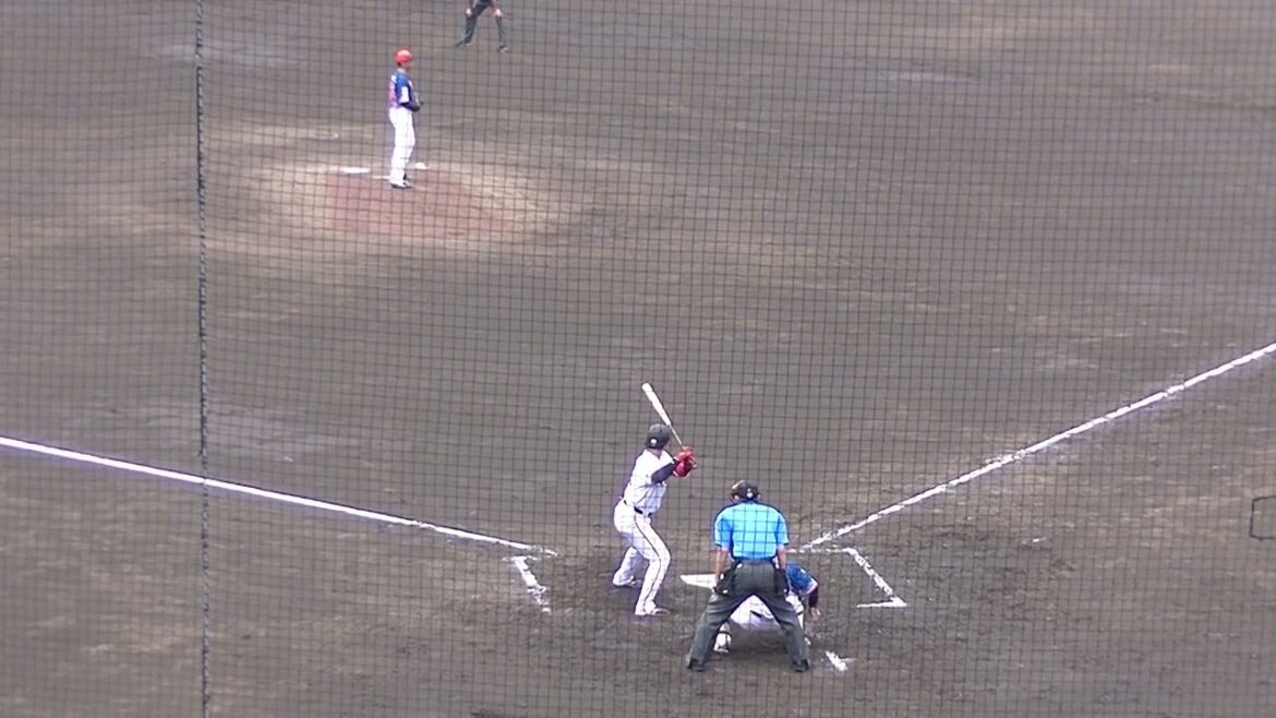 増田陸がセンターへヒットを放つ【読売ジャイアンツ対 オイシックス2024年7月9日】