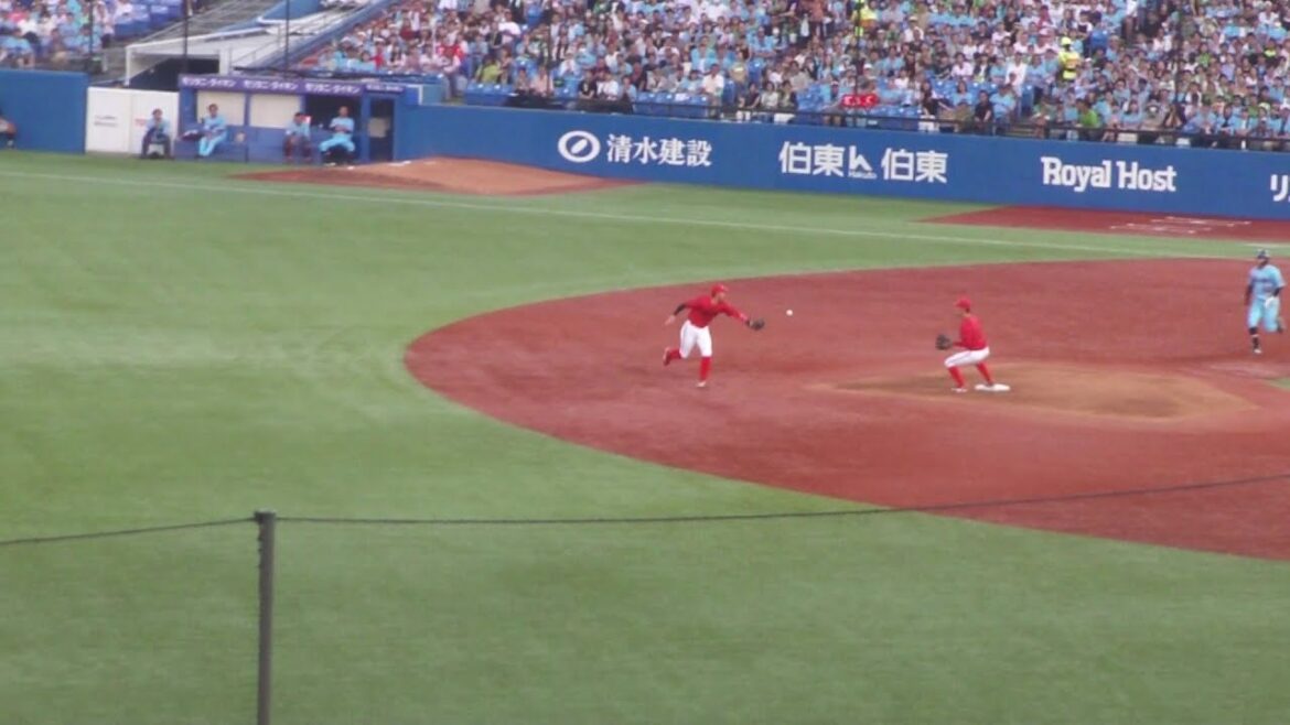 広島 菊池涼介 ナイスプレー　ヤクルト vs 広島　2024年7月28日(日) 神宮球場