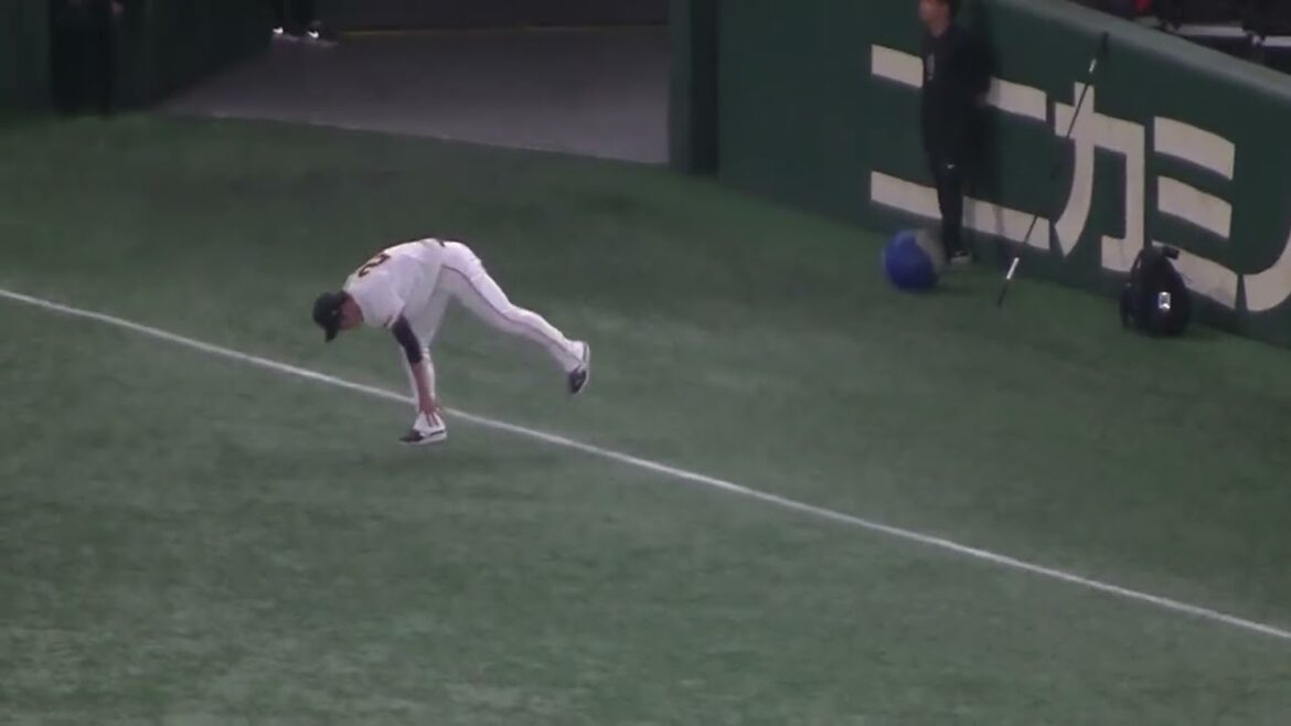 高橋礼 登板前のストレッチ【読売ジャイアンツ対ソフトバンクホークス2024年5月30日】