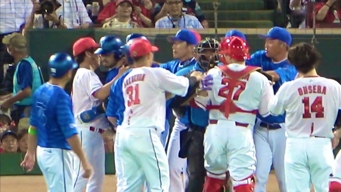 【乱闘寸前】プーさん、大瀬良の死球にブチギレ！ 田中浩康コーチが會澤跳ね退け、三浦監督小池正晃コーチも止めに入る！ 横浜DeNAベイスターズ 2024/8/1 宮﨑敏郎