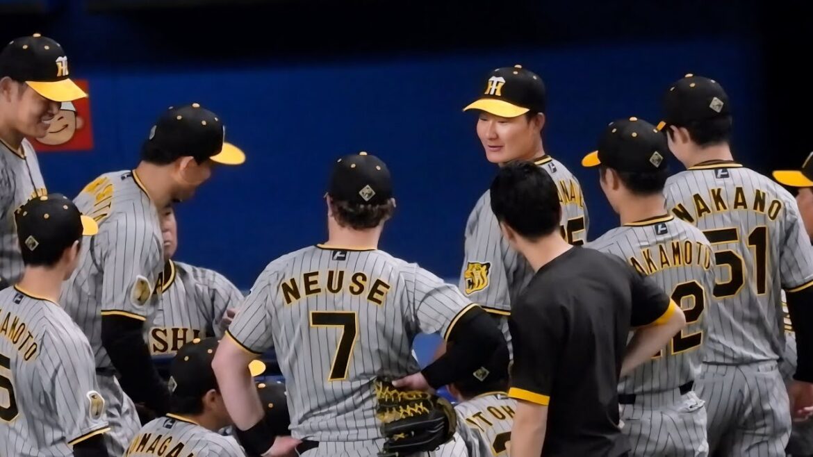 【え？！終わったの？】渡邉諒さんの声出しが終わっても全く反応しない阪神ナイン。円陣後に近本からニッコニコで何か言われる 2024.5.16