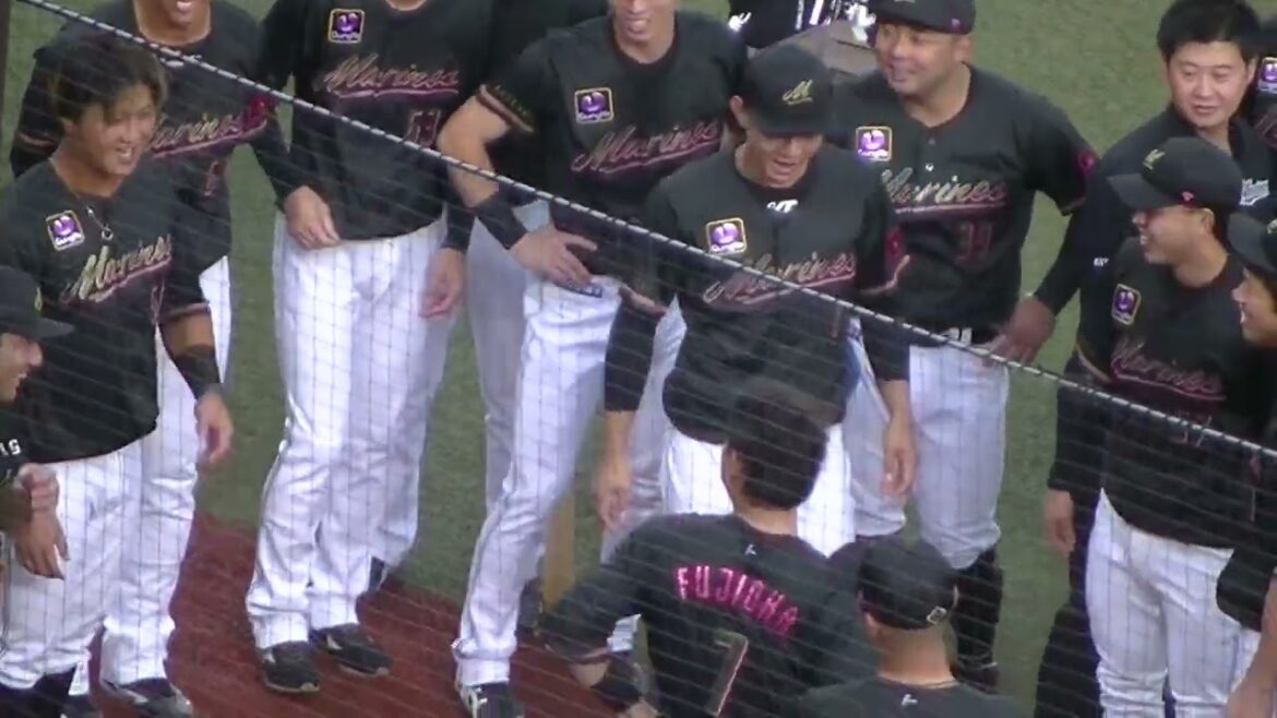 【マリーンズ】円陣〜福浦コーチに円陣の真ん中をやらされる藤岡裕大 2024年7月19日 千葉ロッテマリーンズ対 北海道日本ハムファイターズ